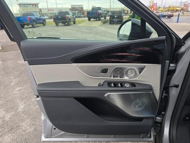 new 2025 Lincoln Nautilus car, priced at $68,205
