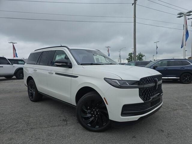 new 2025 Lincoln Navigator car, priced at $110,390