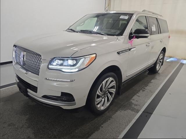 used 2022 Lincoln Navigator car, priced at $59,999