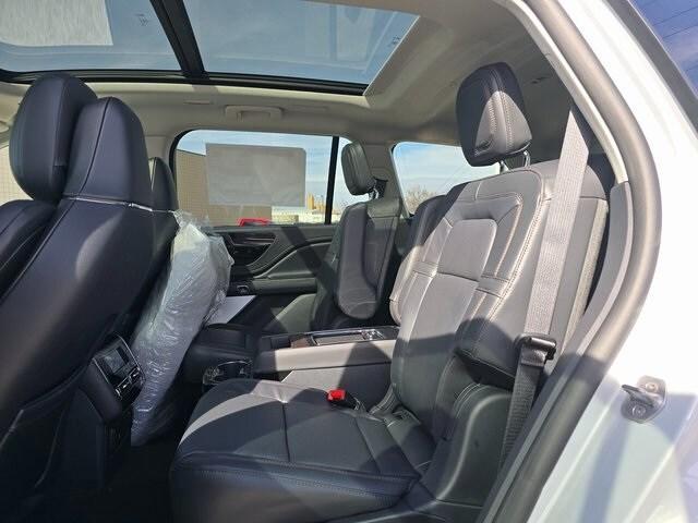 new 2025 Lincoln Aviator car, priced at $76,202