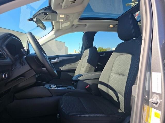 new 2025 Ford Escape car, priced at $33,048
