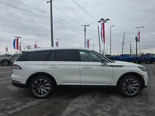 new 2025 Lincoln Aviator car, priced at $70,585