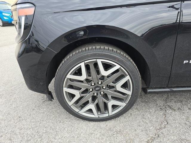 new 2025 Ford Expedition Max car, priced at $90,995