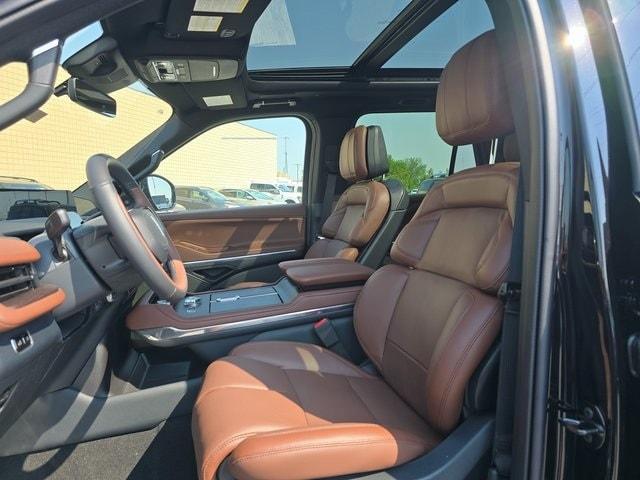 new 2025 Lincoln Navigator car, priced at $105,740