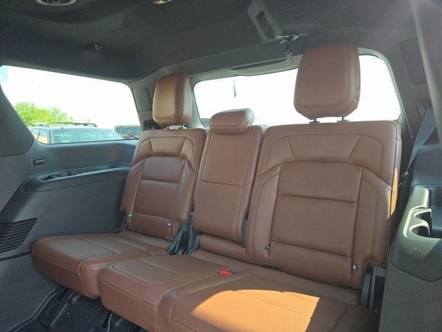new 2025 Lincoln Navigator car, priced at $105,740
