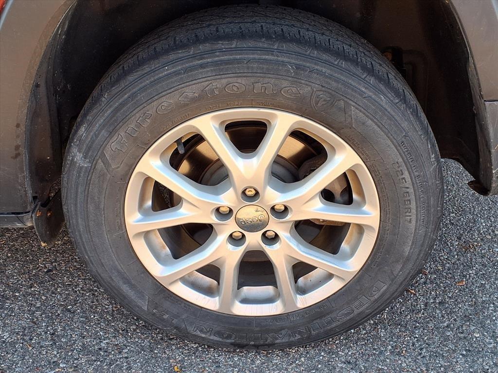 used 2016 Jeep Cherokee car, priced at $9,550