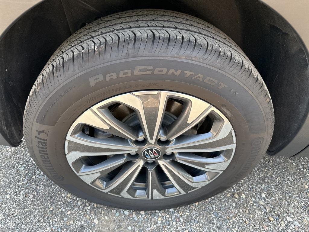 used 2024 Buick Envision car, priced at $26,300