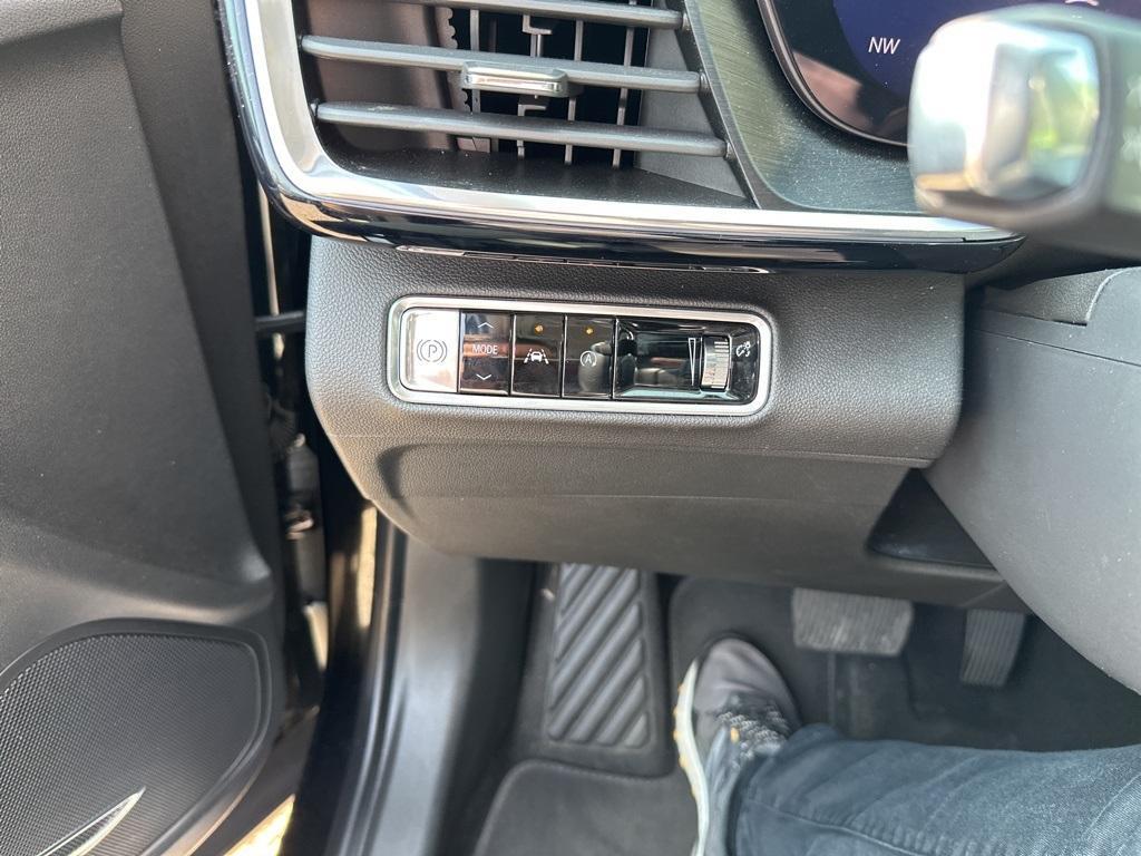 used 2024 Buick Envision car, priced at $26,300