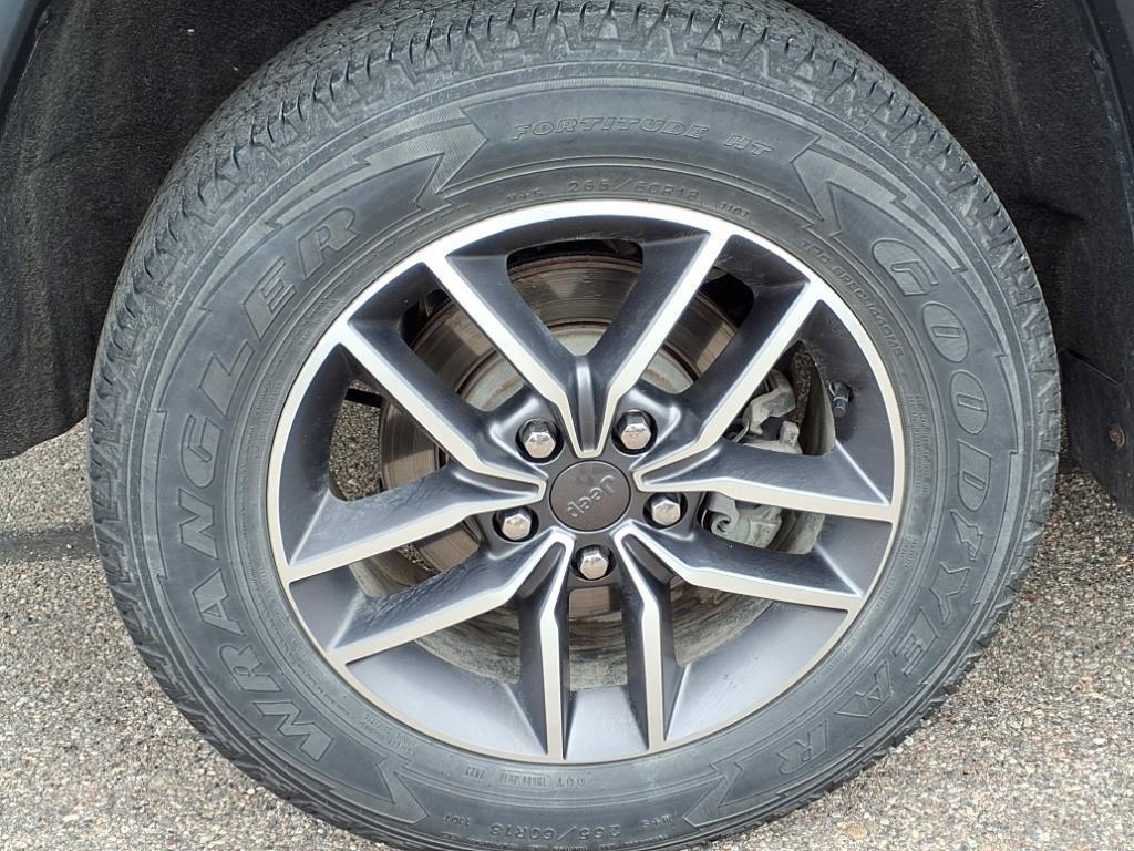 used 2021 Jeep Grand Cherokee car, priced at $22,850