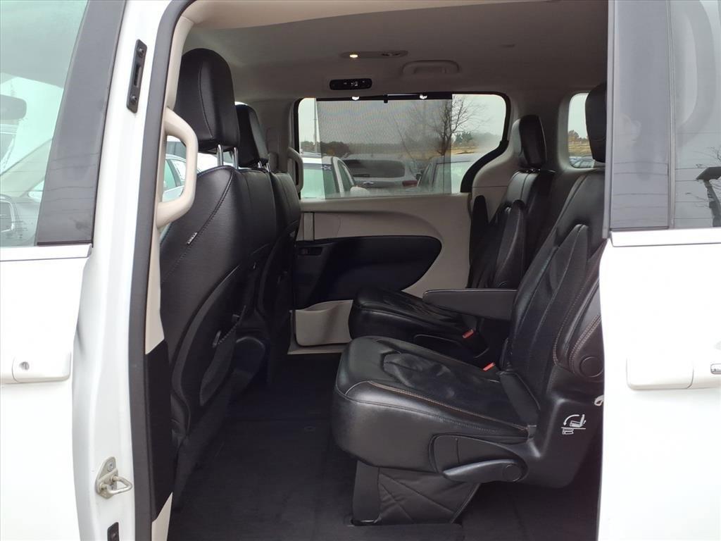 used 2018 Chrysler Pacifica car, priced at $15,985