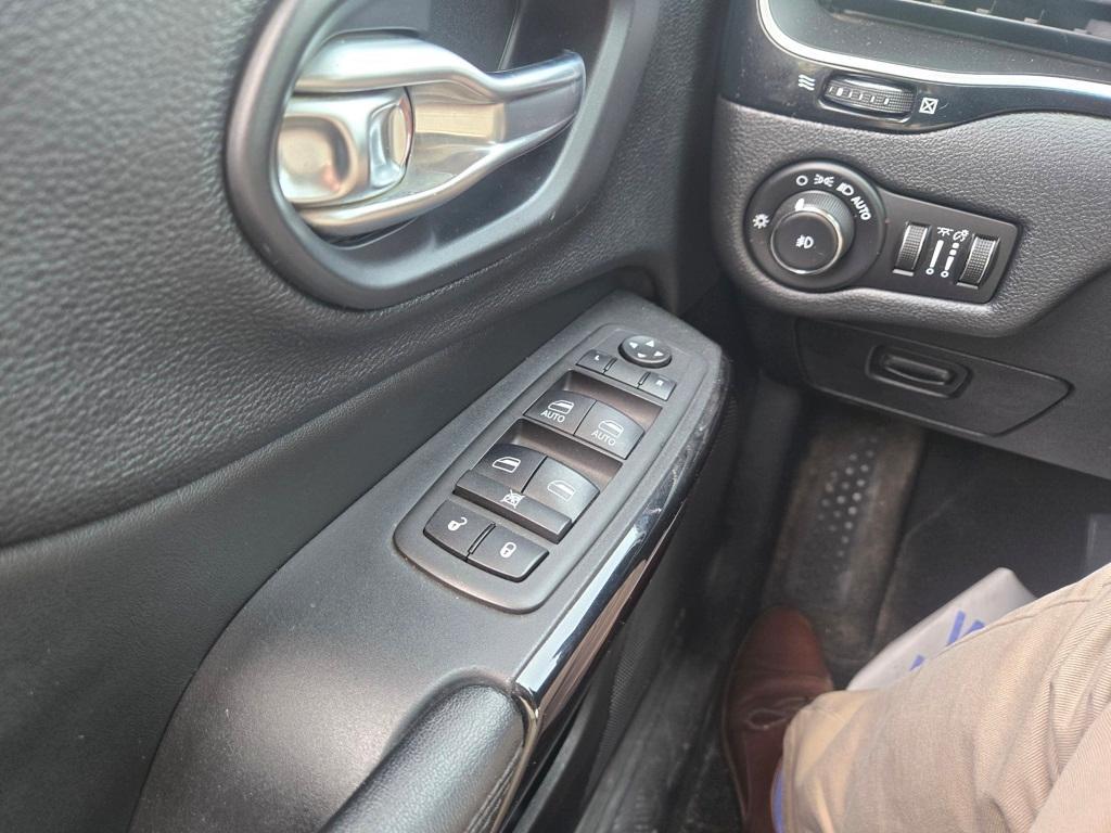 used 2019 Jeep Cherokee car, priced at $13,950