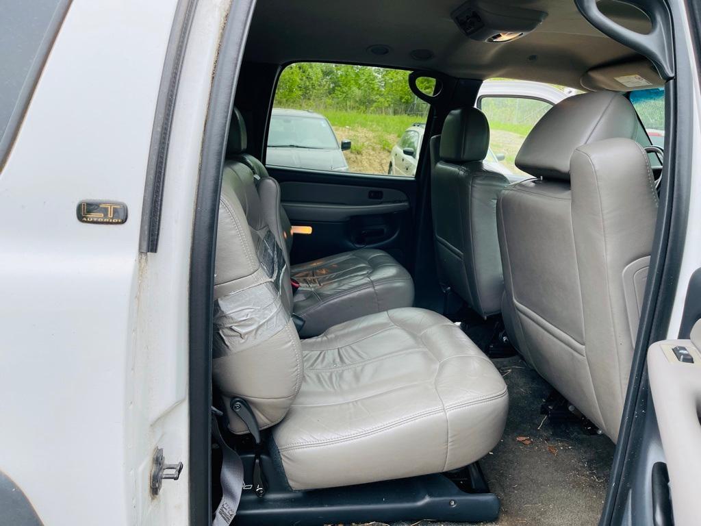 used 2002 Chevrolet Suburban car, priced at $2,995
