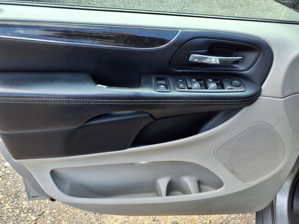 used 2014 Chrysler Town & Country car, priced at $4,650