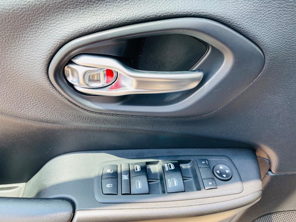 used 2019 Jeep Cherokee car, priced at $16,450
