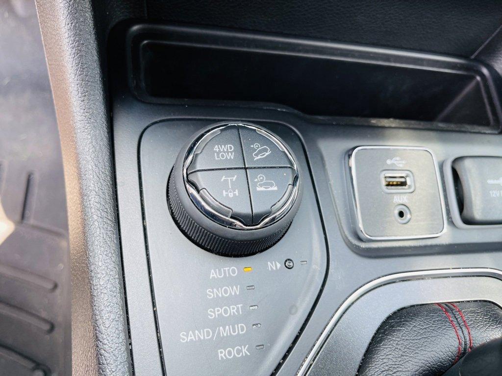 used 2019 Jeep Cherokee car, priced at $16,150