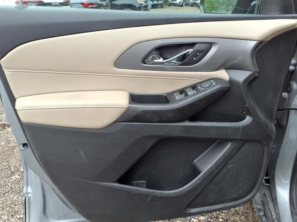 used 2023 Chevrolet Traverse car, priced at $23,850