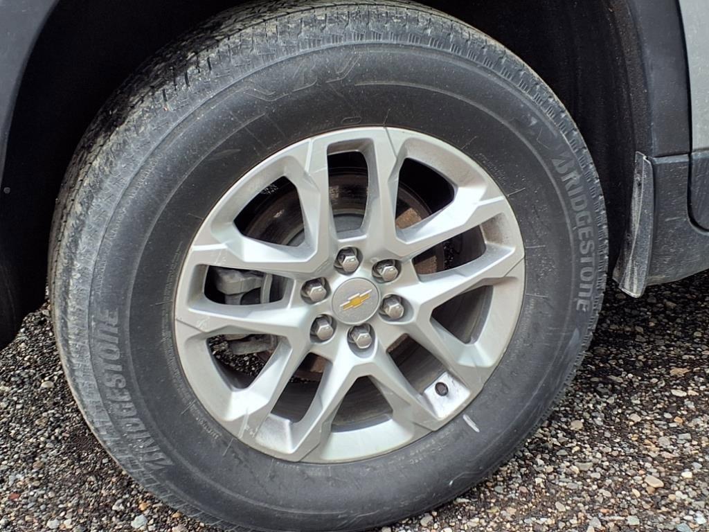 used 2023 Chevrolet Traverse car, priced at $23,850