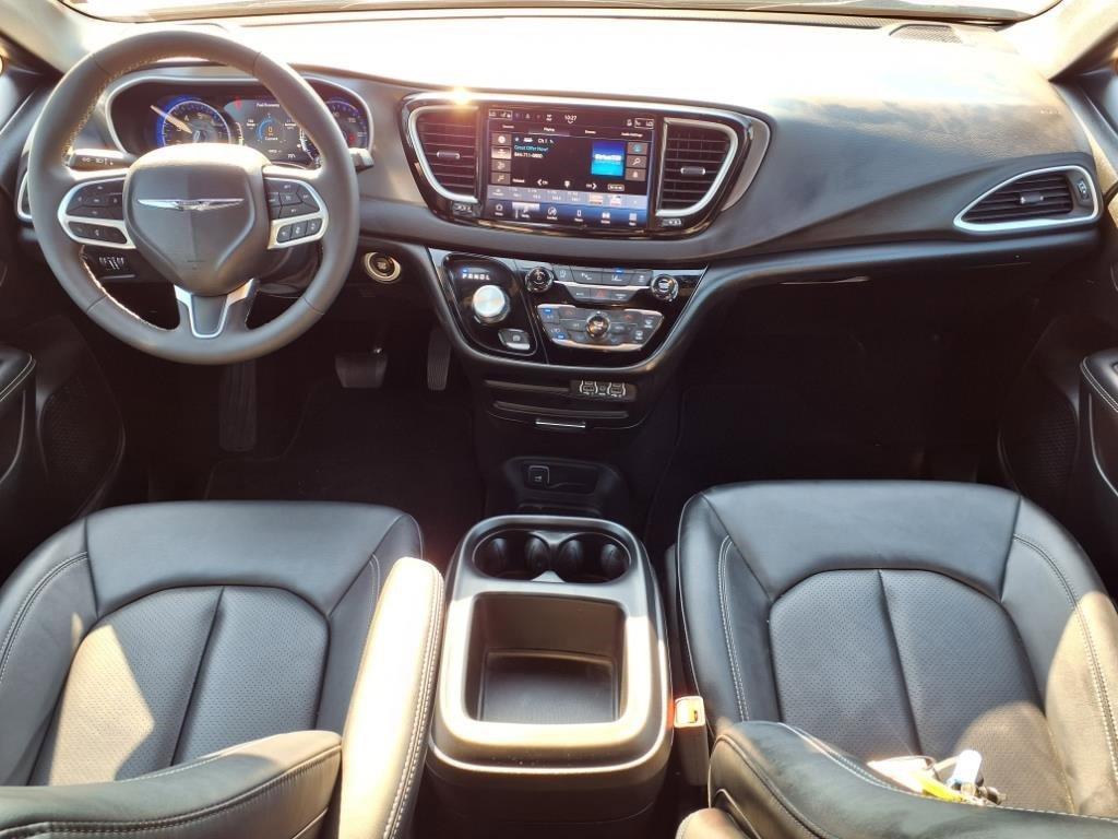 used 2025 Chrysler Pacifica car, priced at $32,900