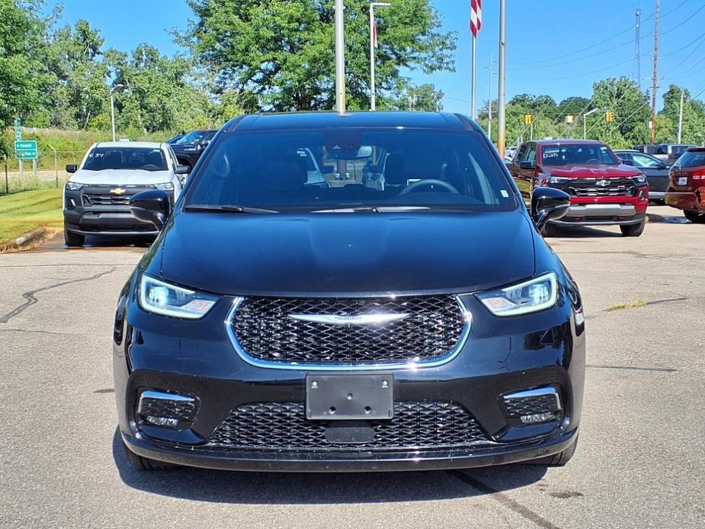 used 2025 Chrysler Pacifica car, priced at $32,900