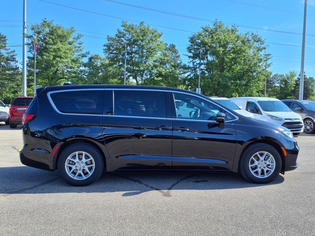 used 2025 Chrysler Pacifica car, priced at $32,900