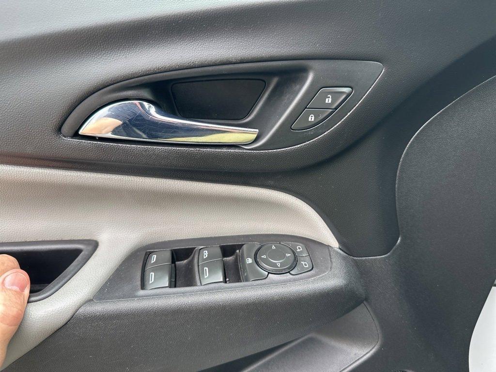 used 2020 Chevrolet Equinox car, priced at $13,550