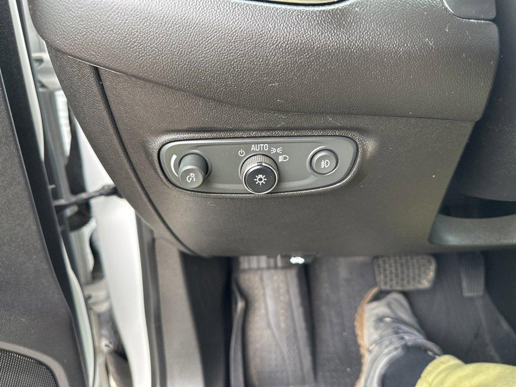 used 2020 Chevrolet Equinox car, priced at $13,550
