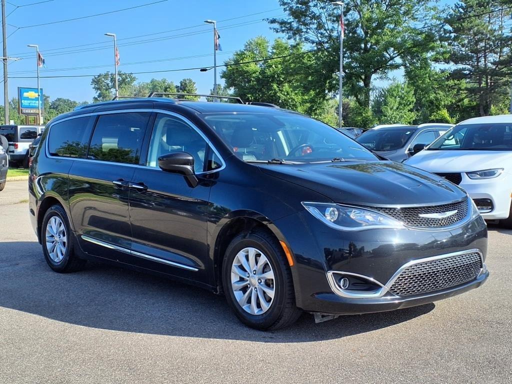 used 2018 Chrysler Pacifica car, priced at $10,650