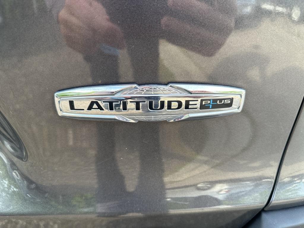 used 2021 Jeep Cherokee car, priced at $18,300