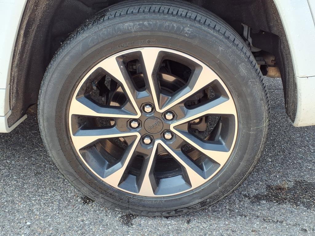 used 2023 Jeep Grand Cherokee car, priced at $29,550