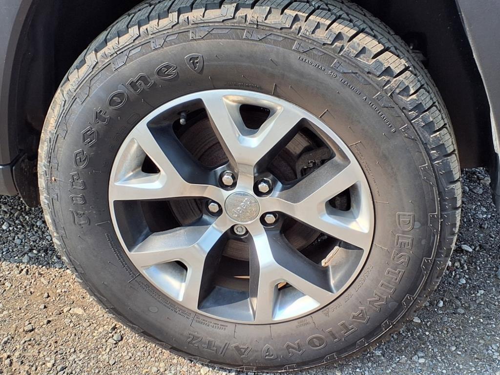 used 2017 Jeep Cherokee car, priced at $13,150