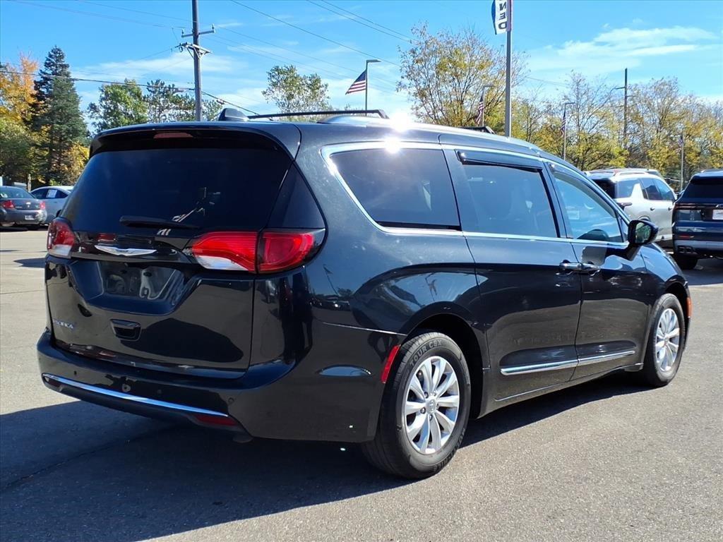 used 2018 Chrysler Pacifica car, priced at $12,350