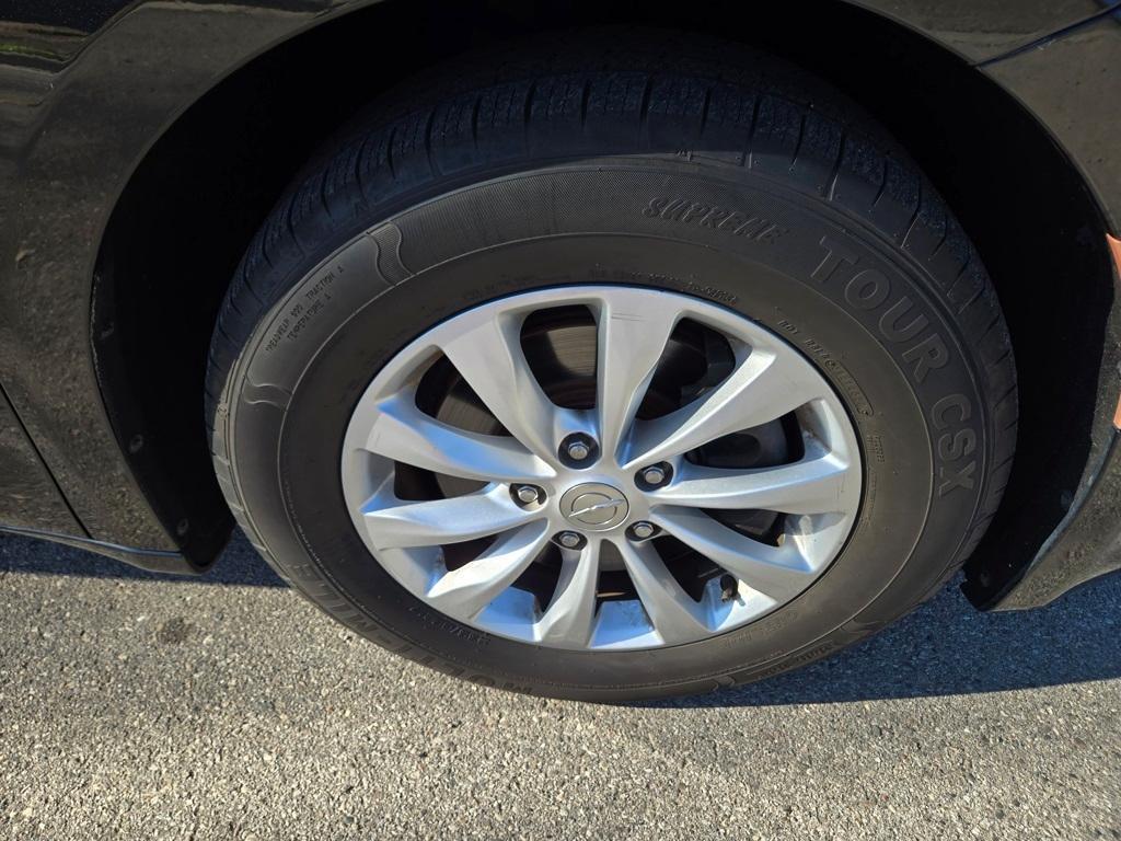 used 2018 Chrysler Pacifica car, priced at $12,650