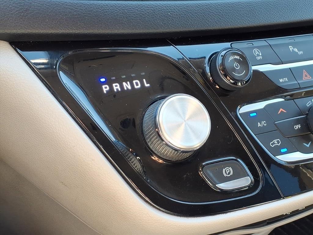 used 2018 Chrysler Pacifica car, priced at $12,350