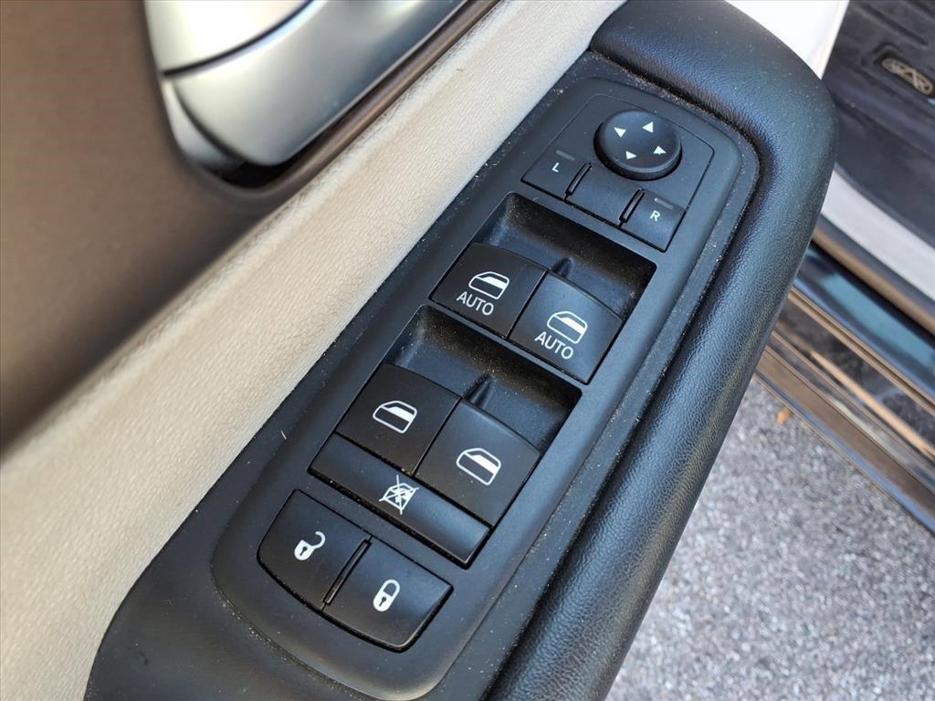 used 2018 Chrysler Pacifica car, priced at $12,350