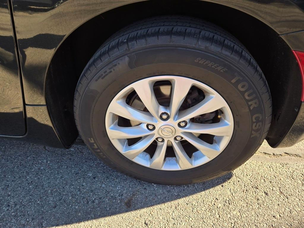 used 2018 Chrysler Pacifica car, priced at $12,650