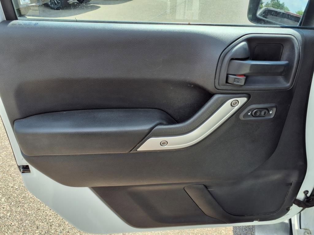 used 2015 Jeep Wrangler Unlimited car, priced at $10,950