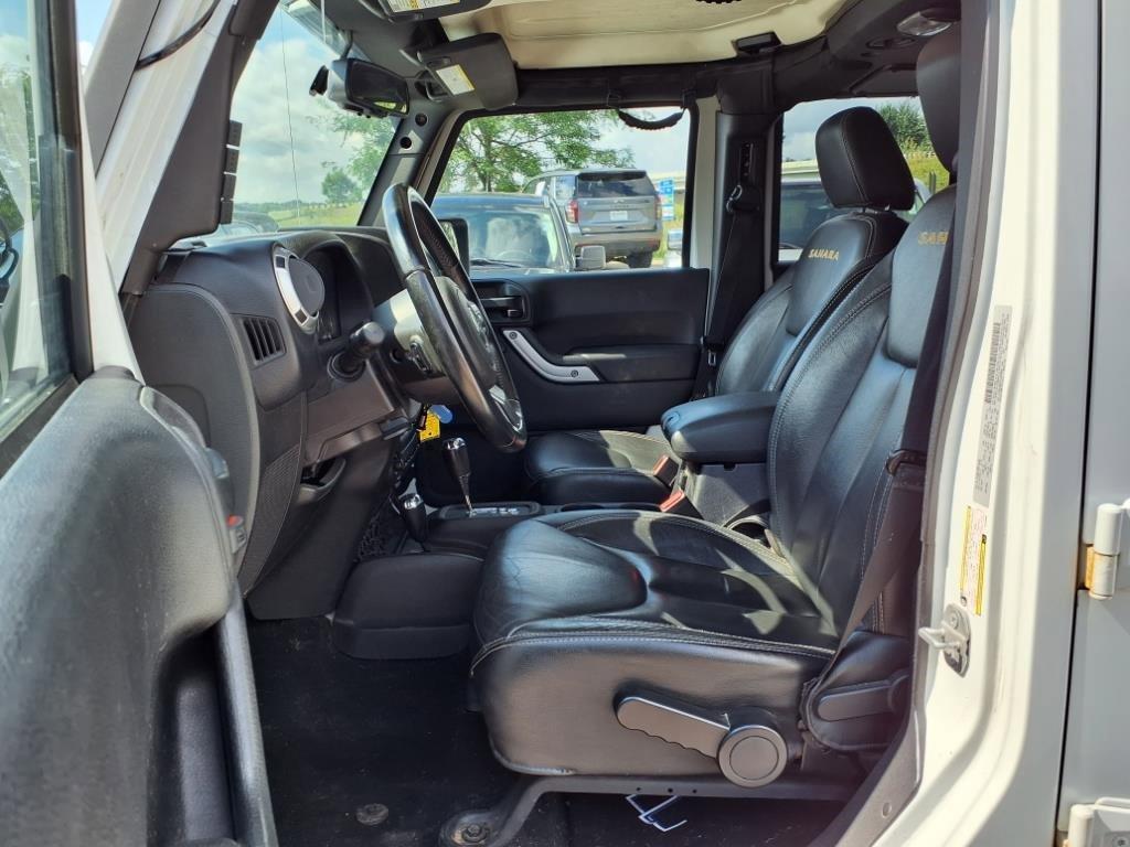used 2015 Jeep Wrangler Unlimited car, priced at $10,950