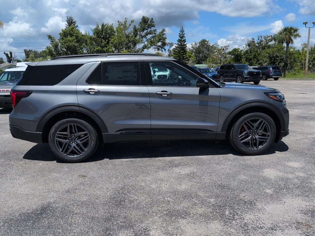 new 2025 Ford Explorer car, priced at $51,268
