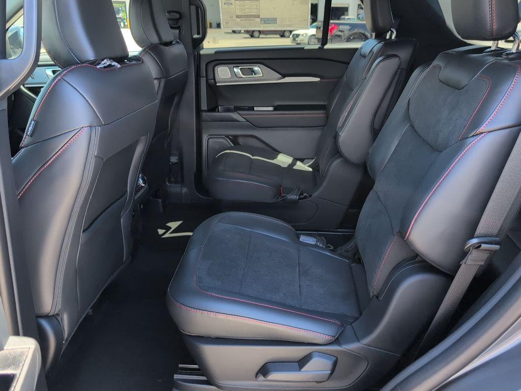 new 2025 Ford Explorer car, priced at $51,268