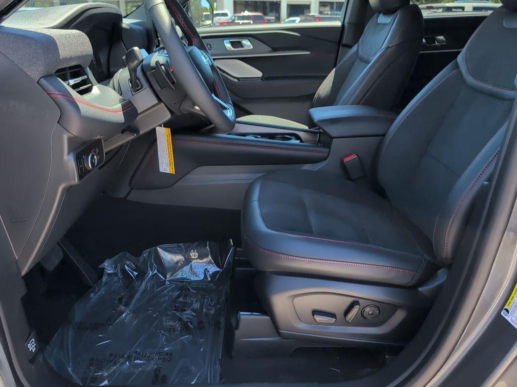 new 2025 Ford Explorer car, priced at $51,268