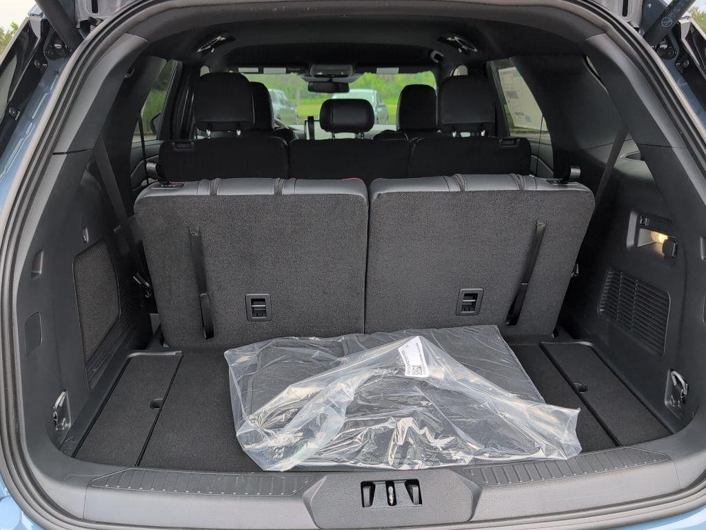 new 2025 Ford Explorer car, priced at $41,671