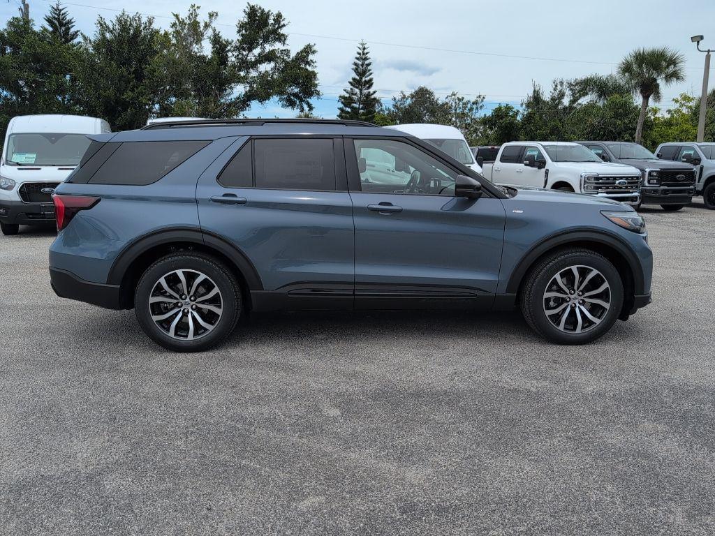 new 2025 Ford Explorer car, priced at $41,671
