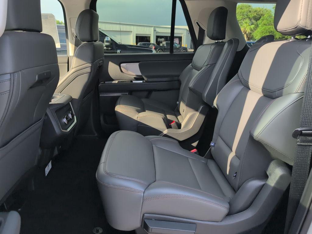 new 2025 Ford Expedition Max car