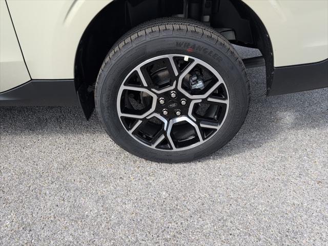 new 2025 Ford Maverick car, priced at $35,271