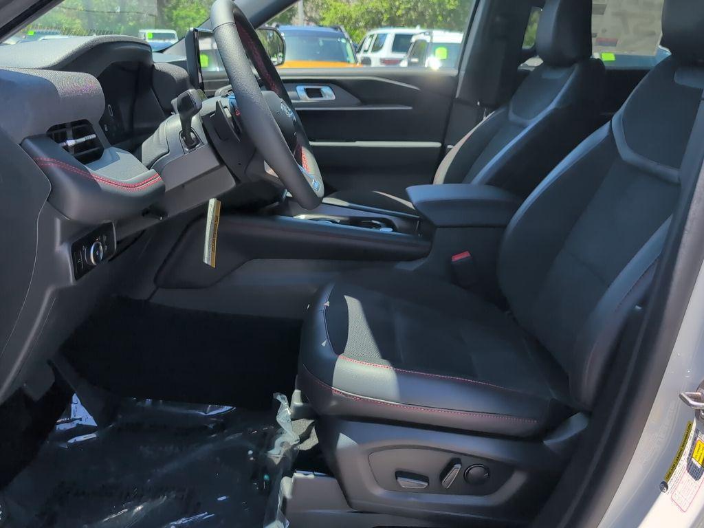 new 2025 Ford Explorer car, priced at $51,904