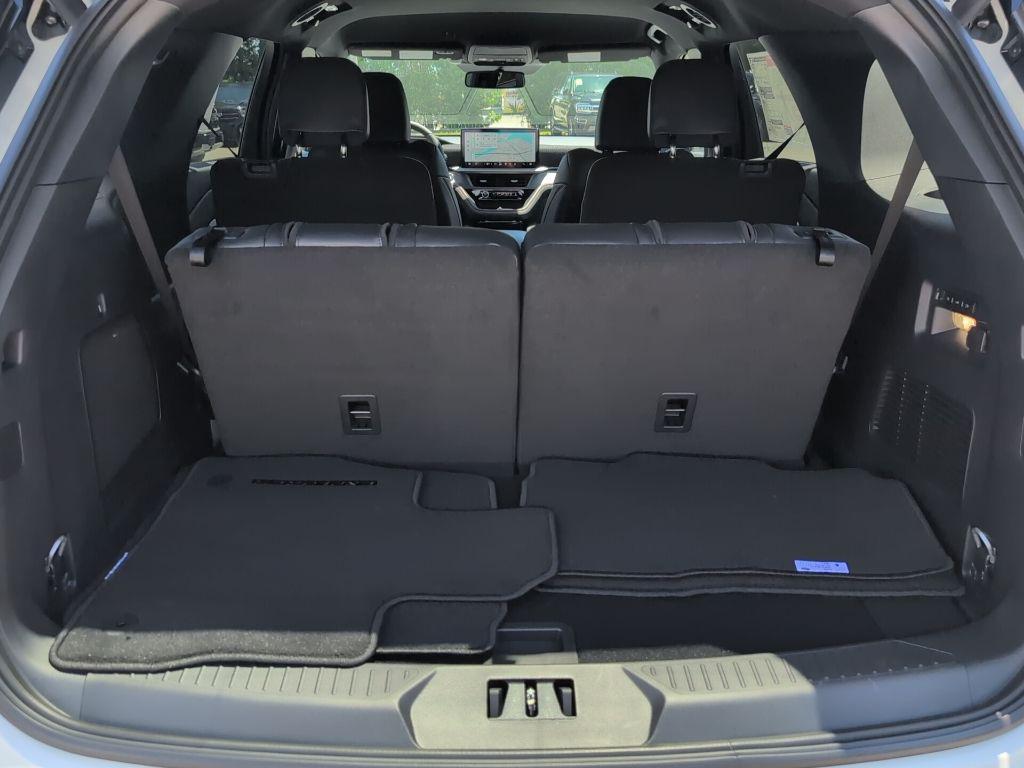 new 2025 Ford Explorer car, priced at $51,904