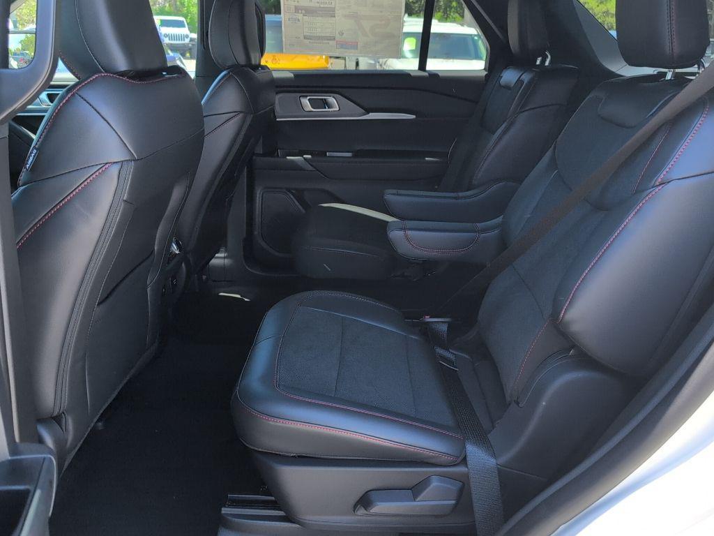 new 2025 Ford Explorer car, priced at $51,904