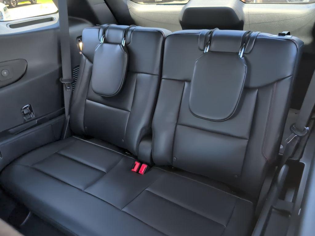 new 2025 Ford Explorer car, priced at $51,904