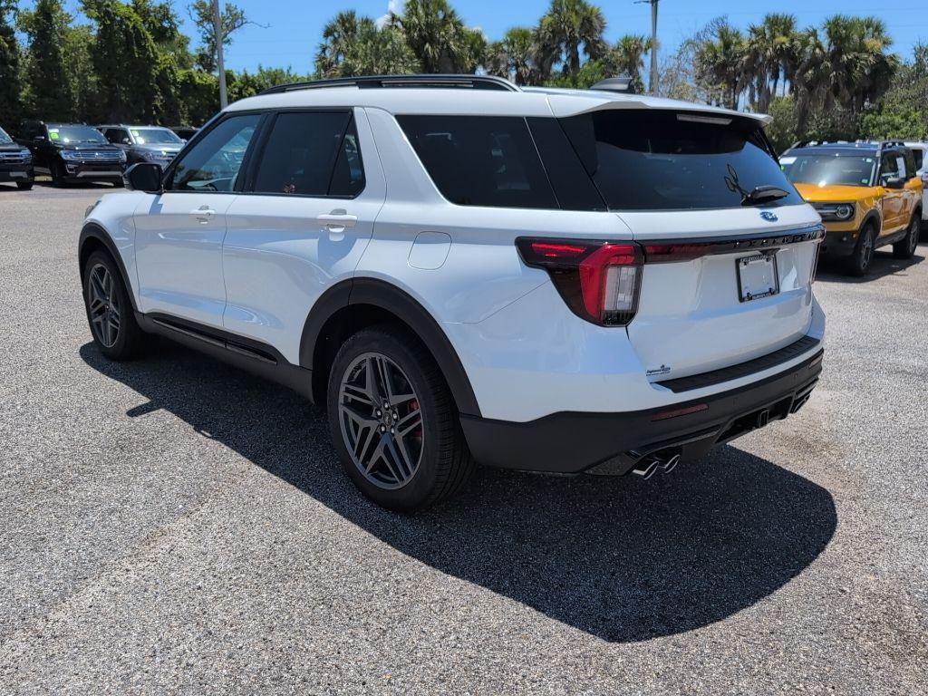 new 2025 Ford Explorer car, priced at $51,904