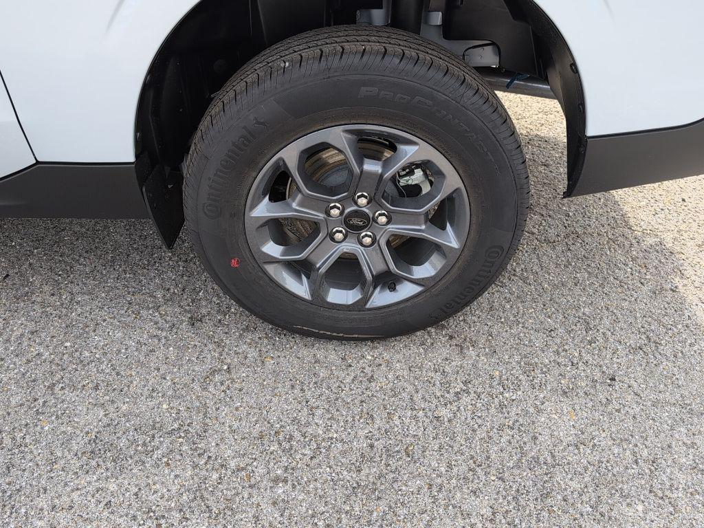 new 2025 Ford Maverick car, priced at $28,136